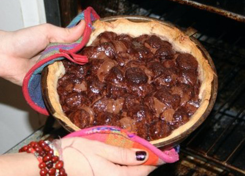 Chocolate Truffle Pie (via greendawn)